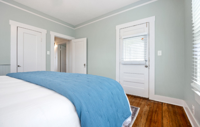 230 W NORWOOD