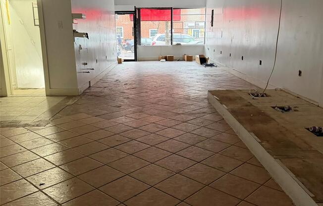 551 KNICKERBOCKER AVE