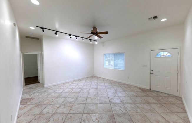 4 bedroom home with pool walking distance to ASU and Mill Ave!