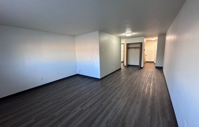 2 beds, 1 bath, 800 sqft, $925, Unit 108