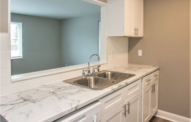 1 bed, 1 bath, $925, Unit 30-101