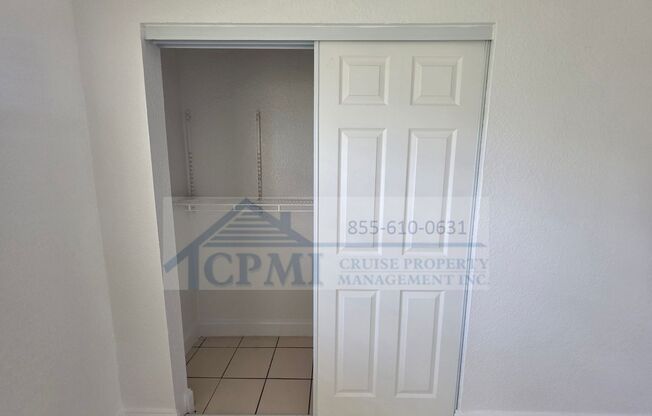 2 beds, 1 bath, 827 sqft, $1,950, Unit 575