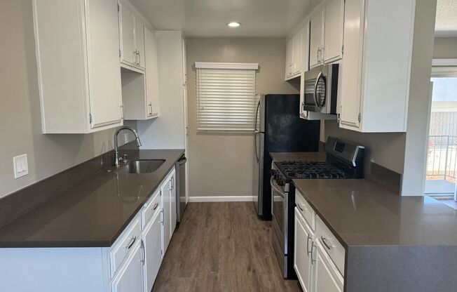 2 beds, 1 bath, 700 sqft, $2,695, Unit 13