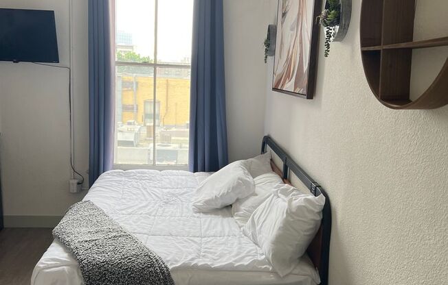 Studio, 1 bath, 150 sqft, $1,550, Unit 843 - 28