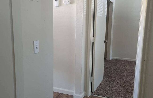 2 beds, 1 bath, $1,099, Unit 1575-04