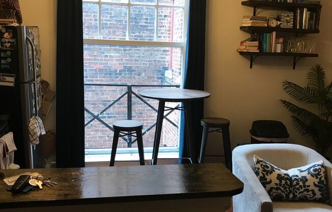 1 bed, 1 bath, 528 sqft, $1,100, Unit 308