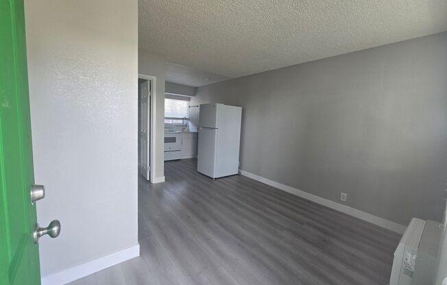 Studio, 1 bath, 330 sqft, $805.5, Unit #26