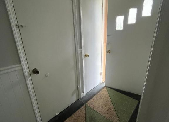 Pioneer Avenue 3129 multi