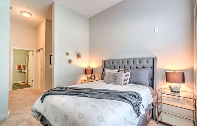 Highland Row Apartments in Memphis, TN