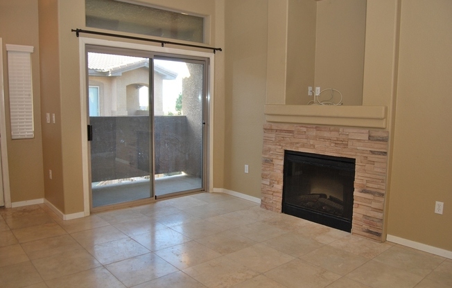 3 beds, 2 baths, $1,690, Unit # 2111