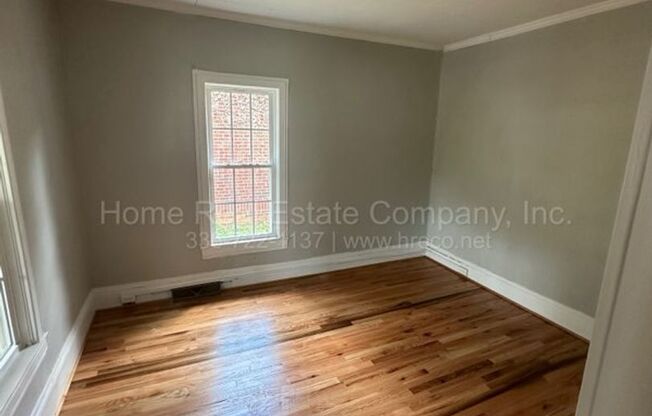 2 beds, 1 bath, $1,295