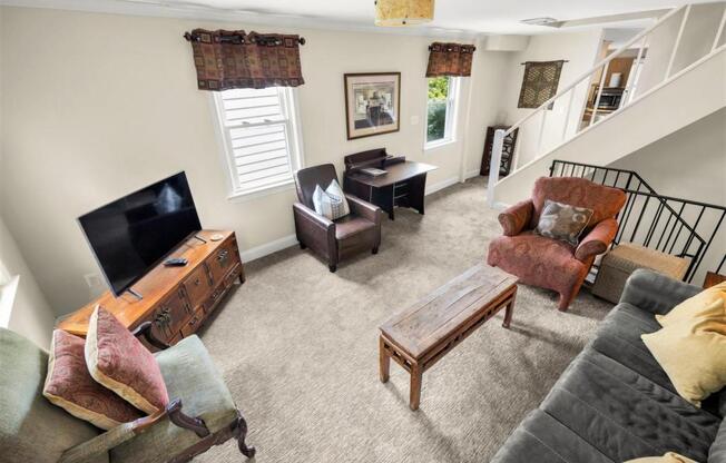 2 beds, 1 bath, 1,200 sqft, $5,750