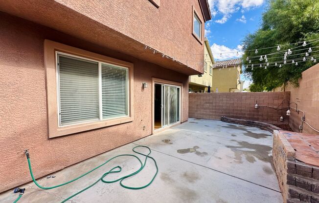 Rhodes Ranch guard gated golf course community home with a bedroom & full bath downstairs! Upstairs the home has an open & spacious loft! Very large master bedroom and bathroom with a huge closet!