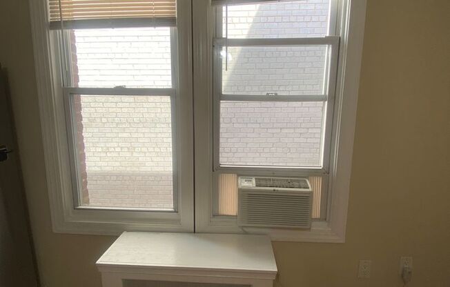 Studio, 1 bath, 320 sqft, $1,500, Unit 405