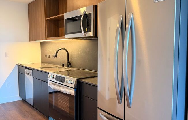 Studio, 1 bath, 362 sqft, $2,095, Unit 703