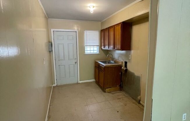 2 beds, 1 bath, 675 sqft, $480, Unit Unit #6