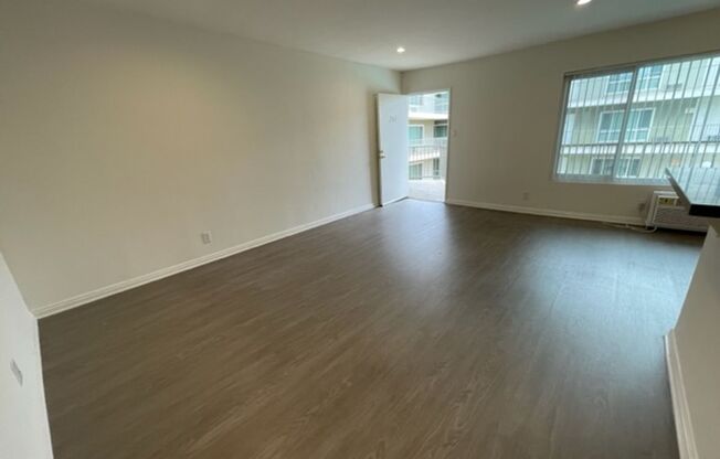 2 beds, 2 baths, $2,395, Unit 217