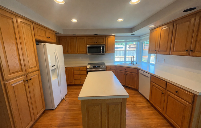 Single Level Three Bedroom Home- Keizer