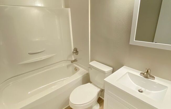 2bd/1ba Apt. close Downtown Salisbury & easy access to I-85