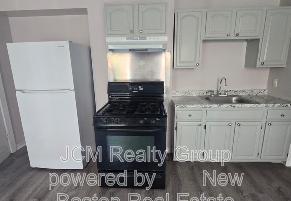 52 BLUE HL AVE