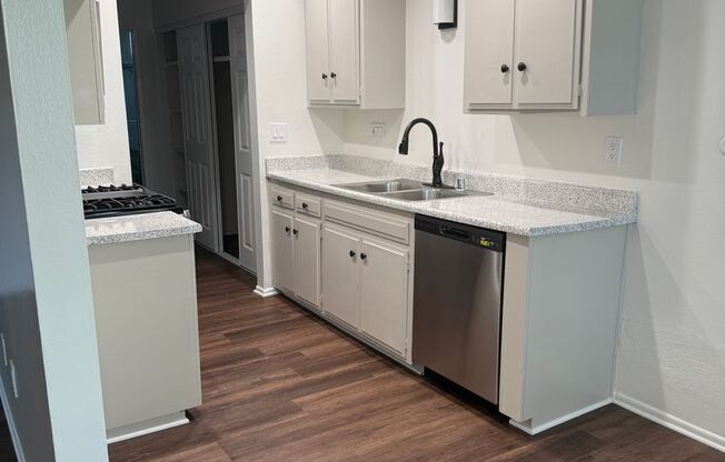 1 bed, 1 bath, 770 sqft, $1,895, Unit 16