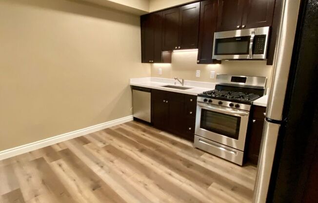 Studio, 1 bath, 415 sqft, $1,695