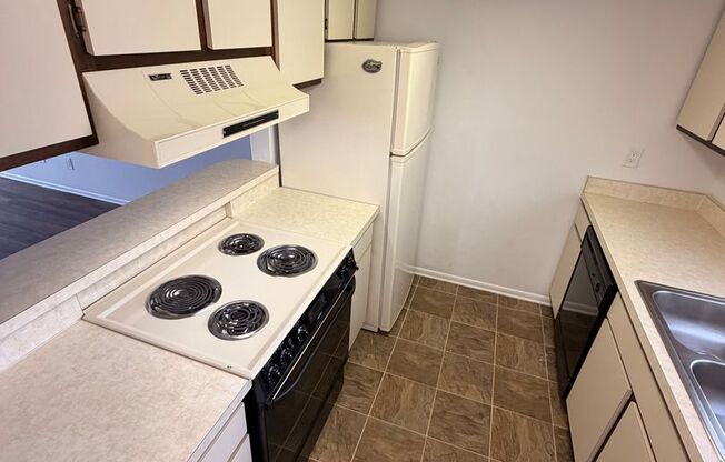 2 beds, 1.5 baths, 1,050 sqft, $1,225, Unit #47