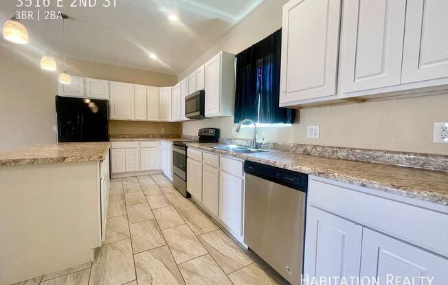 3516 E 2 ST