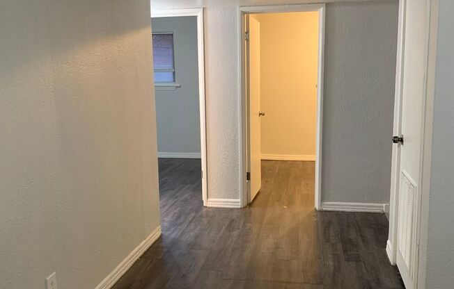 2 beds, 1 bath, 825 sqft, $875, Unit 6122-B