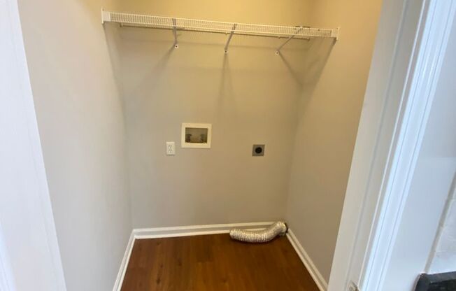 1 bed, 1 bath, 779 sqft, $1,050, Unit 5334 R