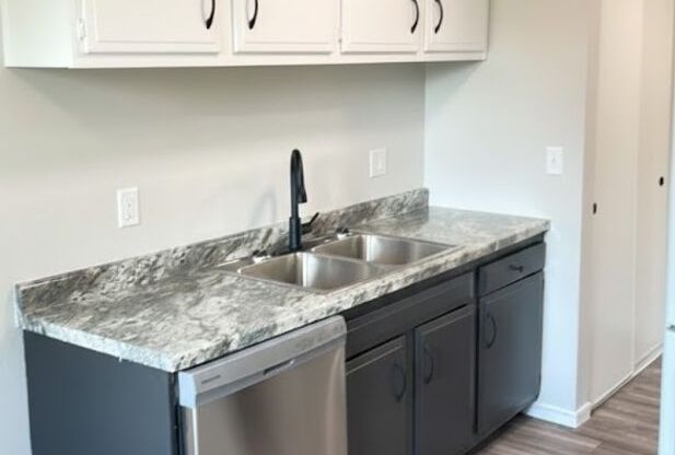 1 bed, 1 bath, 610 sqft, $1,290, Unit 257-103