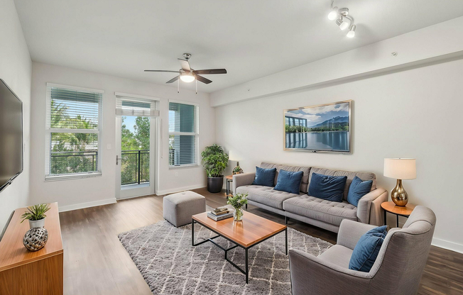 7-web-or-mls-Congress Park Dr unit 476-005 virtually staged