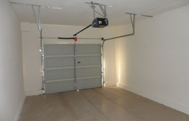 2 beds, 2 baths, $1,600