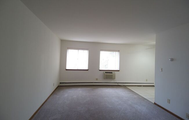 2 beds, 1 bath, 850 sqft, $1,400, Unit 204