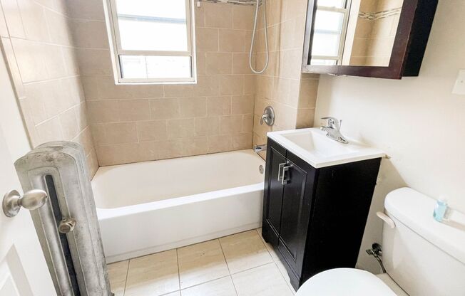 1 bed, 1 bath, 720 sqft, $1,950, Unit 1930-2