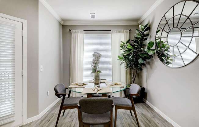 1 bed, 1 bath, 806 sqft, $1,356