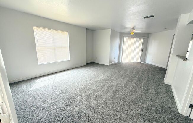 SPACIOUS 3BED/2BATH CONDO ON THE FIRST FLOOR!