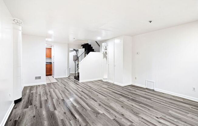 2 beds, 2 baths, 800 sqft, $1,450, Unit 101