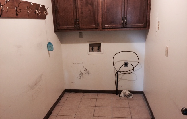 3 beds, 2 baths, $2,250