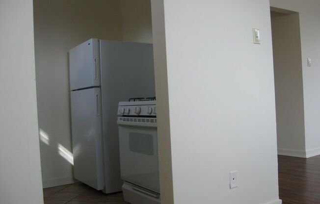 1 bed, 1 bath, 603 sqft, $990, Unit 619 Southcrest Drive #17