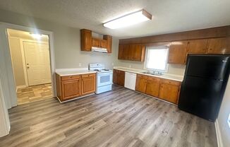 2 beds, 1 bath, $1,300