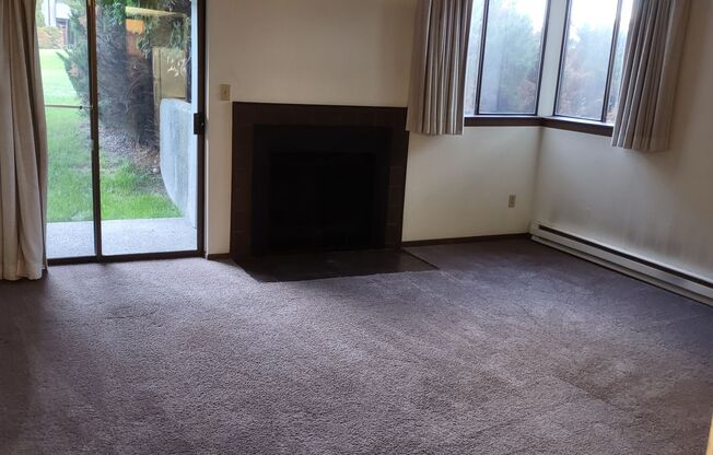 1 bed, 1 bath, 662 sqft, $1,150, Unit 155