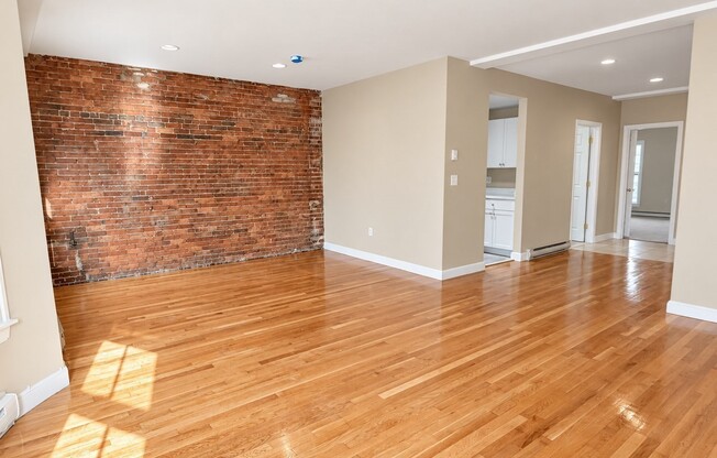 2 beds, 1 bath, 850 sqft, $3,850, Unit TEN