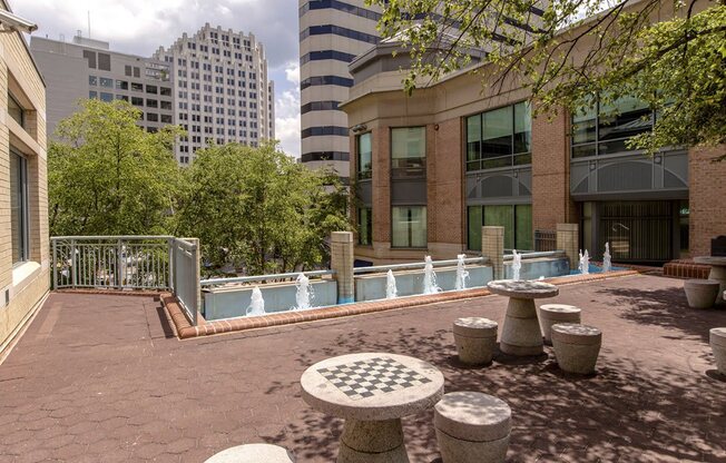 The Metropolitan Maryland outdoor courtyard