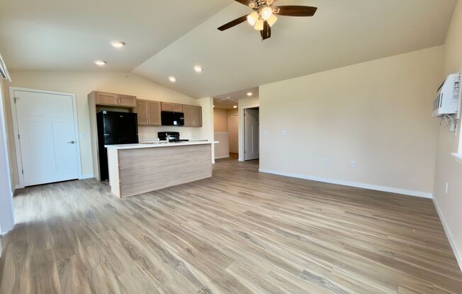 1 bed, 1 bath, 743 sqft, $1,499, Unit EC 4242-03