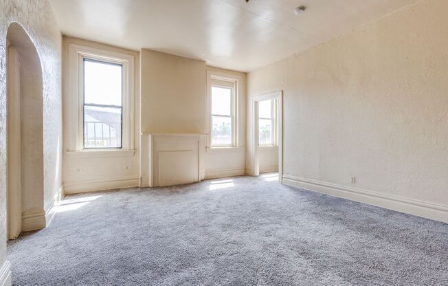 2 beds, 1 bath, $1,100, Unit Apt 2