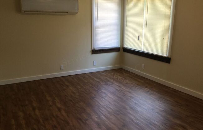 2 beds, 1 bath, $995