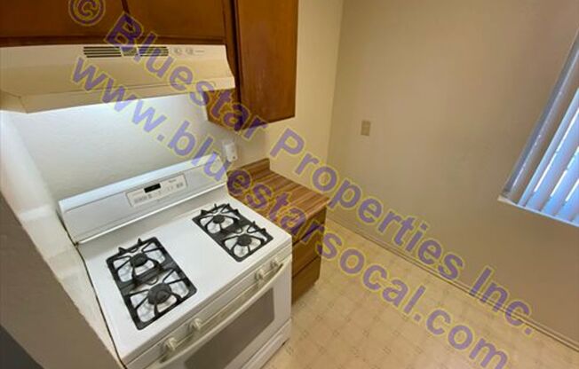 2 beds, 1 bath, 900 sqft, $1,250, Unit C