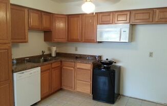 2 beds, 1 bath, $995, Unit 54 - Lower