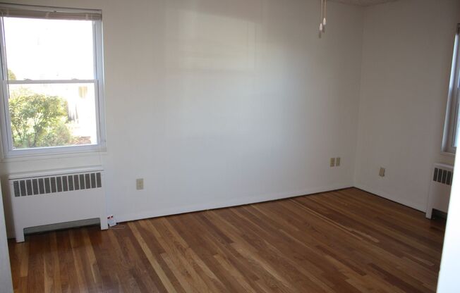 1 bed, 1 bath, 610 sqft, $1,690, Unit 106EM1A